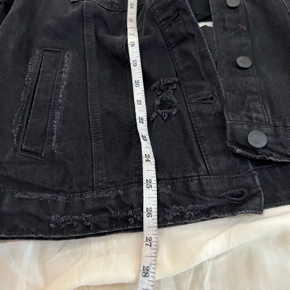 Distressed Jean jacket - Picture 4 of 6